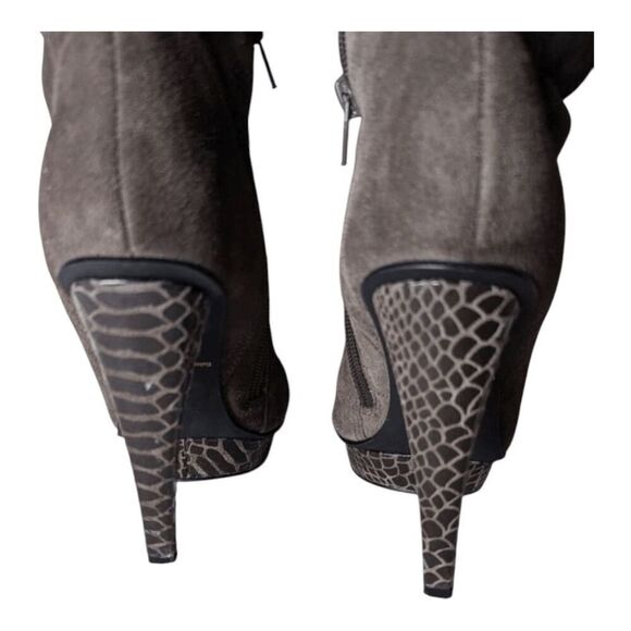 BAKERS Lila Over The Knee Boot Size 6B - Picture 11 of 11